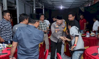 Wujudkan-Kamtibmas-Pasca-Pemilu-2024,-Kapolres-Pasuruan-Gelar-Cangkrukan-Bersama-Awak-Media